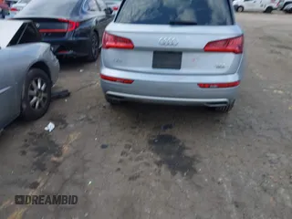 2018 Audi Q5 Premium Plus z VIN WA1BNAFY5J2153910, wystawiony jako IAAI lot #41790666 z przebiegiem 87 376 mil mil oraz . Historia ofert i sprzedaży dostępna na DreamBid. Obrazek 16.