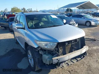 2013 Toyota Highlander Limited with VIN 5TDYK3EH6DS136679, listed as a IAAI auction lot 41835155 with 390,461 mi miles. Bid and sale history available at carsss.com. Image 1.