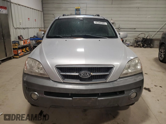 2005 Kia Sorento LX with VIN KNDJC733055350507, listed as a Copart auction lot 42380385 with 226,279 mi miles and Salvage title. Bid and sale history available at DreamBid. Image 5.