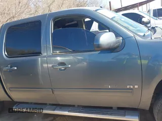 2008 GMC Sierra 1500 SLT z VIN 2GTEC13J281338944, wystawiony jako IAAI lot #41761417 z przebiegiem 211 486 mil mil oraz . Historia ofert i sprzedaży dostępna na DreamBid. Obrazek 13.