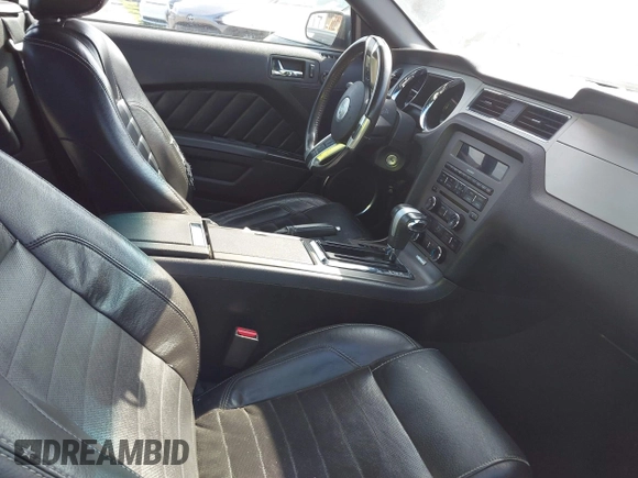 2010 Ford Mustang V6 с VIN 1ZVBP8EN7A5158408, выставлен на аукционе IAAI как лот 41601740 с пробегом 155 641 миль миль и . История ставок и продаж доступна на DreamBid. Изображение 5.
