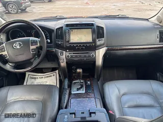 2008 Toyota Land Cruiser with VIN JTMHY05J585000698, listed as a IAAI auction lot 41999924 with 329,279 mi miles. Bid and sale history available at carsss.com. Image 6.