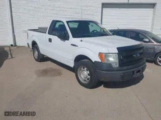 2014 Ford F-150 XL with VIN 1FTMF1CM6EKD83555, listed as a IAAI auction lot 41540710 with 122,107 mi miles. Bid and sale history available at carsss.com. Image 1.