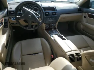 2011 Mercedes-Benz C 300 Sport z VIN WDDGF8BB3BR164454, wystawiony jako Copart lot #53807685 z przebiegiem 194 025 mil mil oraz Szkoda całkowita • Salvage title. Historia ofert i sprzedaży dostępna na DreamBid. Obrazek 8.