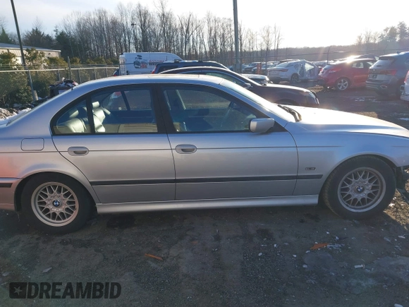 1999 BMW 5 Series 528iA with VIN WBADM6336XBY31254, listed as a IAAI auction lot 41408089 with 221,176 mi miles. Bid and sale history available at carsss.com. Image 14.