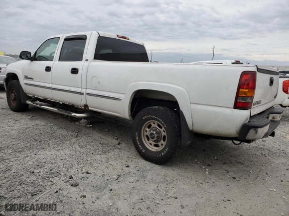 2002 GMC Sierra 2500HD SLE with VIN 1GTHK23172F105440, listed as a Copart auction lot 81404564 with 325,464 mi miles and Non Repairable. Bid and sale history available at carsss.com. Image 2.