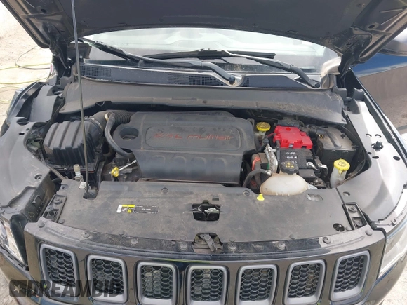 2020 Jeep Compass Trailhawk with VIN 3C4NJDDB7LT129673, listed as a IAAI auction lot 41811055 with 30,106 mi miles and . Bid and sale history available at carsss.com. Image 10.