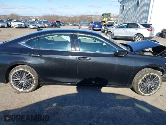 2024 Lexus ES with VIN 58ADZ1B17RU174919, listed as a IAAI auction lot 41618146 with 2,993 mi miles. Bid and sale history available at carsss.com. Image 13.
