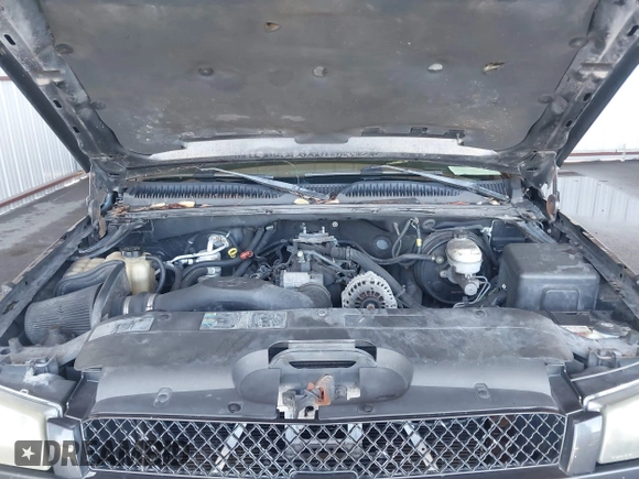 2005 Chevrolet Silverado 1500 LS with VIN 2GCEC13T951269781, listed as a IAAI auction lot 41886672 with 333,717 mi miles. Bid and sale history available at carsss.com. Image 10.