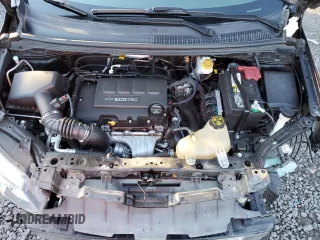 2020 Chevrolet Sonic LT z VIN 1G1JD6SB6L4136715, wystawiony jako Copart lot #87250844 z przebiegiem 61 264 mil mil oraz Szkoda całkowita • Salvage title. Historia ofert i sprzedaży dostępna na DreamBid. Obrazek 11.