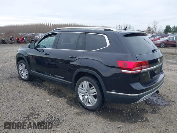 2018 Volkswagen Atlas SEL Premium z VIN 1V2NR2CAXJC554740, wystawiony jako IAAI lot #41773681 z przebiegiem 83 296 mil mil oraz . Historia ofert i sprzedaży dostępna na DreamBid. Obrazek 3.