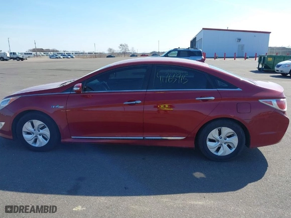 2014 Hyundai Sonata Hybrid Limited with VIN KMHEC4A4XEA115398, listed as a IAAI auction lot 41765915 with 137,049 mi miles. Bid and sale history available at carsss.com. Image 14.