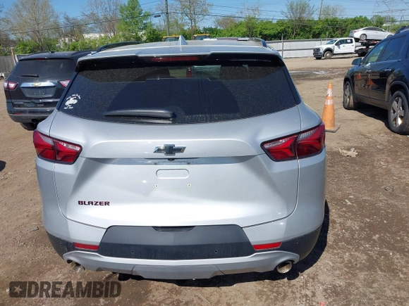 2021 Chevrolet Blazer LT z VIN 3GNKBCRS6MS515096, wystawiony jako IAAI lot #42103712 z przebiegiem 43 514 mil mil oraz . Historia ofert i sprzedaży dostępna na DreamBid. Obrazek 16.