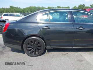 2015 Lincoln MKS с VIN 1LNHL9DK2FG600346, выставлен на аукционе IAAI как лот 42282772 с пробегом 347 761 миль миль и . История ставок и продаж доступна на DreamBid. Изображение 18.