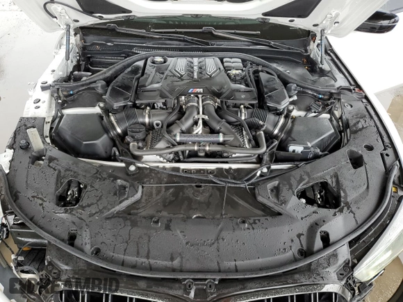 2022 BMW M8 Competition z VIN WBSGV0C01NCJ53223, wystawiony jako Copart lot #76250753 z przebiegiem 25 966 mil mil oraz . Historia ofert i sprzedaży dostępna na DreamBid. Obrazek 11.