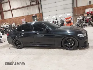 2021 BMW 3 Series M340i xDrive z VIN 3MW5U9J09M8B91584, wystawiony jako IAAI lot #42203384 z przebiegiem 42 688 mil mil oraz . Historia ofert i sprzedaży dostępna na DreamBid. Obrazek 13.