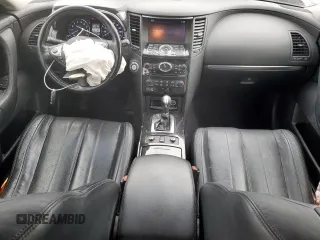 2017 Infiniti QX70 z VIN JN8CS1MW6HM414016, wystawiony jako Copart lot #57485265 z przebiegiem 102 017 mil mil oraz Szkoda całkowita • Salvage title. Historia ofert i sprzedaży dostępna na DreamBid. Obrazek 8.