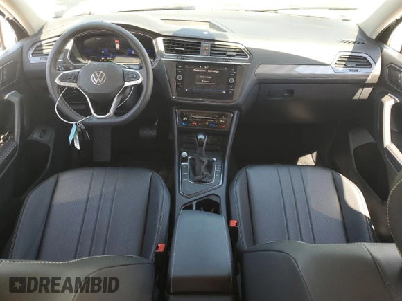 2024 Volkswagen Tiguan SE with VIN 3VV3B7AX8RM027356, listed as a Copart auction lot 56057415 with 33,197 mi miles and Salvage title. Bid and sale history available at DreamBid. Image 8.