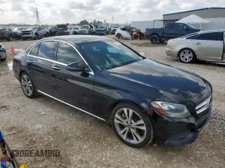 2018 Mercedes-Benz C 300 with VIN WDDWF4JB6JR409171, listed as a Copart auction lot 61441075 with 89,598 mi miles and Clean title. Bid and sale history available at DreamBid. Image 4.