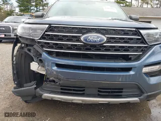 2020 Ford Explorer XLT with VIN 1FMSK8DH5LGC43392, listed as a IAAI auction lot 42015996 with 105,212 mi miles. Bid and sale history available at carsss.com. Image 18.