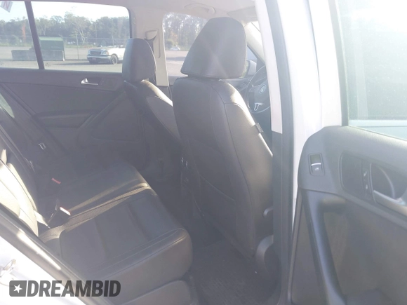 2014 Volkswagen Tiguan SE с VIN WVGAV3AX0EW598528, выставлен на аукционе IAAI как лот 42453851 с пробегом 141 869 миль миль и . История ставок и продаж доступна на DreamBid. Изображение 8.
