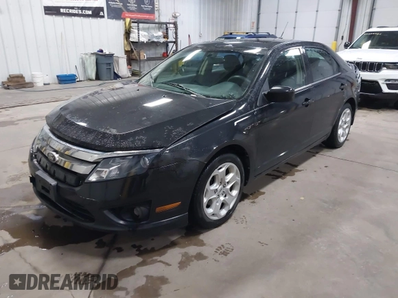 2010 Ford Fusion SE z VIN 3FAHP0HA5AR376700, wystawiony jako IAAI lot #42260240 z przebiegiem 98 509 mil mil oraz . Historia ofert i sprzedaży dostępna na DreamBid. Obrazek 2.