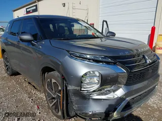 2023 Mitsubishi Outlander SE with VIN JA4J4UA8XPZ056578, listed as a IAAI auction lot 41735091 with 20,801 mi miles. Bid and sale history available at carsss.com. Image 6.