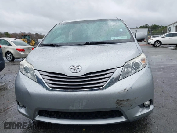 2017 Toyota Sienna XLE Auto Access Seat with VIN 5TDYZ3DCXHS888196, listed as a IAAI auction lot 41730418 with 131,201 mi miles. Bid and sale history available at carsss.com. Image 12.