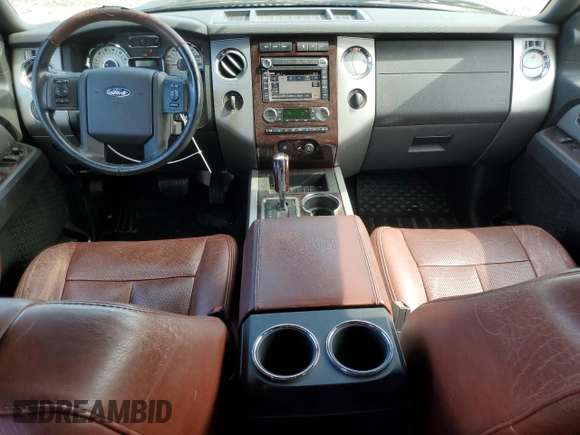2008 Ford Expedition Eddie Bauer z VIN 1FMFU18598LA27935, wystawiony jako Copart lot #56110145 z przebiegiem 203 338 mil mil oraz Czysty tytuł • Clean title. Historia ofert i sprzedaży dostępna na DreamBid. Obrazek 8.