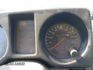 1990 Isuzu Trooper z VIN JACCH58EXL7903060, wystawiony jako IAAI lot #42516100 z przebiegiem 189 700 mil mil oraz . Historia ofert i sprzedaży dostępna na DreamBid. Obrazek 7.
