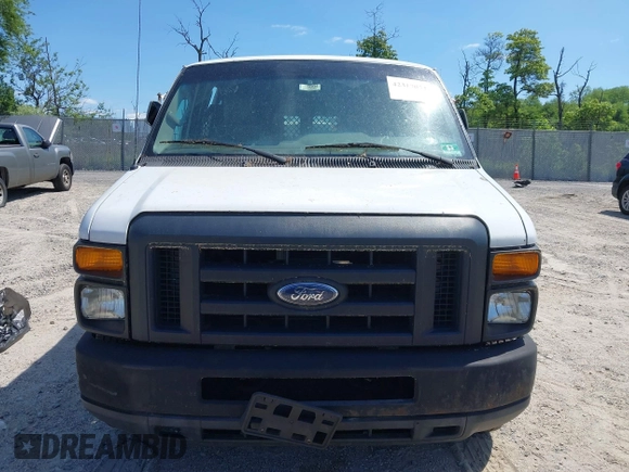 2011 Ford E-Series Commercial z VIN 1FDSS3EL7BDA76197, wystawiony jako IAAI lot #42317052 z przebiegiem 380 840 mil mil oraz . Historia ofert i sprzedaży dostępna na DreamBid. Obrazek 12.