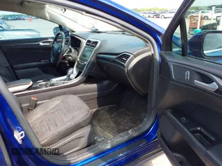 2013 Ford Fusion SE with VIN 3FA6P0H76DR387981, listed as a IAAI auction lot 42058898 with 176,868 mi miles. Bid and sale history available at carsss.com. Image 5.