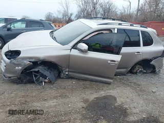 2008 Porsche Cayenne S с VIN WP1AB29PX8LA50620, выставлен на аукционе IAAI как лот 42000403 с пробегом Не указан миль и . История ставок и продаж доступна на DreamBid. Изображение 14.