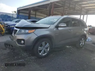 2013 Kia Sorento EX z VIN 5XYKU4A68DG417812, wystawiony jako Copart lot #58965265 z przebiegiem Nie podano mil oraz Szkoda całkowita • Salvage title. Historia ofert i sprzedaży dostępna na DreamBid. Obrazek 1.