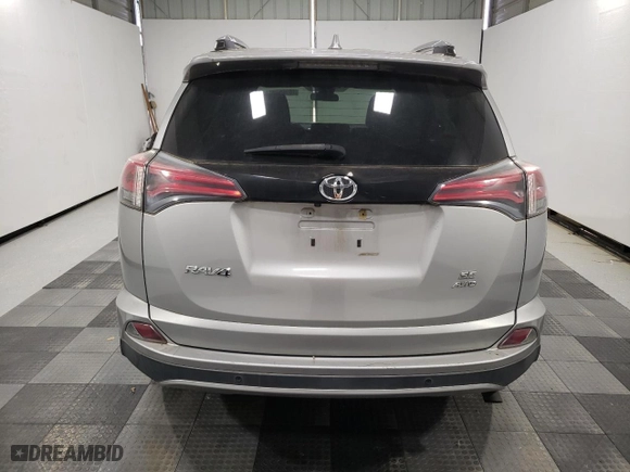 2017 Toyota RAV4 SE with VIN 2T3JFREV8HW612398, listed as a Copart auction lot 89257515 with 84,201 mi miles and Clean Title. Bid and sale history available at carsss.com. Image 6.