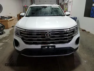 2024 Volkswagen Atlas SEL with VIN 1V2BR2CA1RC516585, listed as a Copart auction lot 44335095 with 17,611 mi miles and Clean title. Bid and sale history available at DreamBid. Image 5.