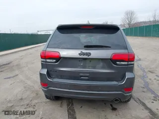 2018 Jeep Grand Cherokee Laredo E with VIN 1C4RJFAG4JC464783, listed as a IAAI auction lot 41664453 with 106,466 mi miles. Bid and sale history available at carsss.com. Image 16.
