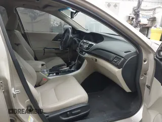 2013 Honda Accord Sdn EX-L with VIN 1HGCR2F84DA093540, listed as a IAAI auction lot 41933156 with 63,100 mi miles. Bid and sale history available at carsss.com. Image 5.
