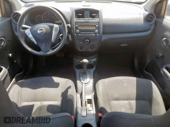 2016 Nissan Versa S z VIN 3N1CN7AP7GL841512, wystawiony jako Copart lot #56961835 z przebiegiem 109 393 mil mil oraz Czysty tytuł • Clean title. Historia ofert i sprzedaży dostępna na DreamBid. Obrazek 8.