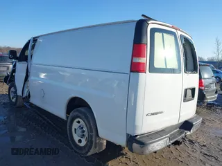 2007 Chevrolet Express Cargo Van with VIN 1GCGG25V571105406, listed as a IAAI auction lot 41176630 with 134,630 mi miles. Bid and sale history available at carsss.com. Image 3.