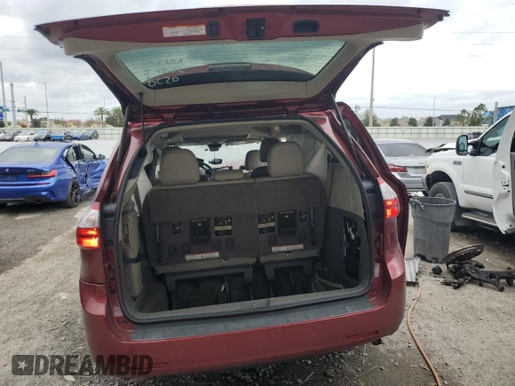 2018 Toyota Sienna XLE Auto Access Seat with VIN 5TDYZ3DC4JS915964, listed as a Copart auction lot 45853275 with 92,614 mi miles and Non repairable. Bid and sale history available at DreamBid. Image 6.