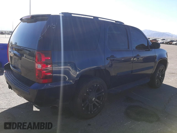 2008 Chevrolet Tahoe LS z VIN 1GNFC13C08R165865, wystawiony jako Copart lot #58601235 z przebiegiem 173 735 mil mil oraz Czysty tytuł • Clean title. Historia ofert i sprzedaży dostępna na DreamBid. Obrazek 3.