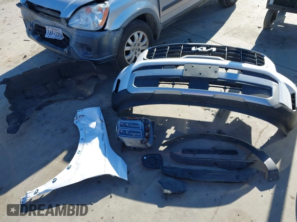 2023 Kia Telluride S with VIN 5XYP6DGC0PG402531, listed as a IAAI auction lot 41377916 with 32,717 mi miles and . Bid and sale history available at DreamBid. Image 12.