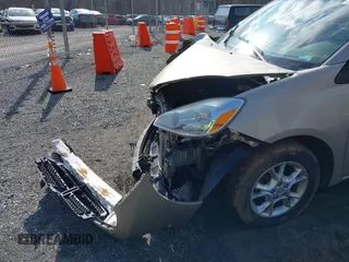 2005 Toyota Sienna XLE with VIN 5TDBA22C25S037614, listed as a IAAI auction lot 41391263 with 90,568 mi miles. Bid and sale history available at carsss.com. Image 18.
