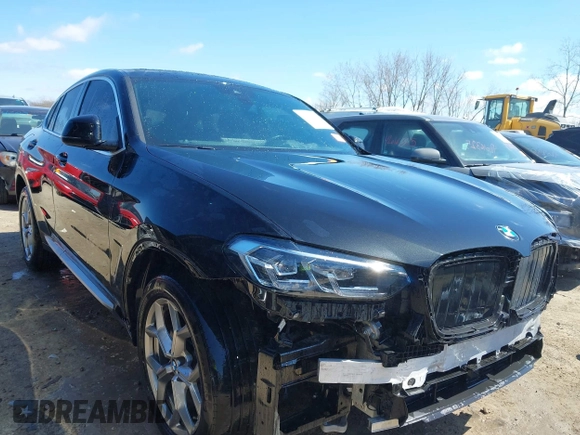 2022 BMW X4 xDrive30i z VIN 5UX33DT08N9M99042, wystawiony jako IAAI lot #42032331 z przebiegiem 34 363 mil mil oraz . Historia ofert i sprzedaży dostępna na DreamBid. Obrazek 1.