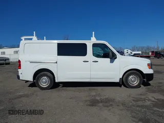 2014 Nissan NV S z VIN 1N6BF0KXXEN107999, wystawiony jako IAAI lot #40969864 z przebiegiem 161 431 mil mil oraz . Historia ofert i sprzedaży dostępna na DreamBid. Obrazek 13.
