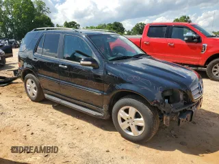 2005 Mercedes-Benz M 350 z VIN 4JGAB57E65A561071, wystawiony jako Copart lot #58120345 z przebiegiem 170 427 mil mil oraz Szkoda całkowita • Salvage title. Historia ofert i sprzedaży dostępna na DreamBid. Obrazek 4.