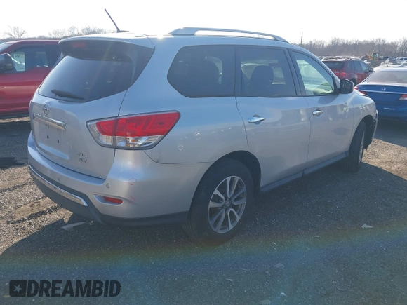 2013 Nissan Pathfinder SV with VIN 5N1AR2MM6DC635016, listed as a IAAI auction lot 41704072 with 134,675 mi miles. Bid and sale history available at carsss.com. Image 4.