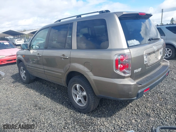 2008 Honda Pilot VP with VIN 5FNYF18228B005047, listed as a IAAI auction lot 41884691 with 260,166 mi miles. Bid and sale history available at carsss.com. Image 3.