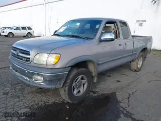 2002 Toyota Tundra SR5 with VIN 5TBBT44162S310544, listed as a IAAI auction lot 41316865 with 198,382 mi miles. Bid and sale history available at carsss.com. Image 2.